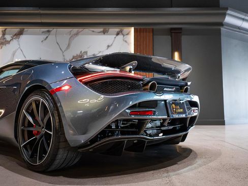 Used 2018 McLaren 720S Luxury RWD image 40