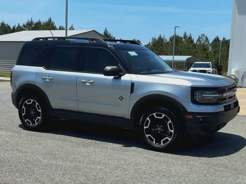 Used 2023 Ford Bronco Sport Outer Banks w/ Tech Package AWD/4WD image 2