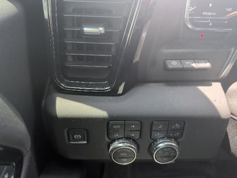 Used 2025 GMC Sierra 1500 AT4 w/ AT4 Premium Package AWD/4WD image 24