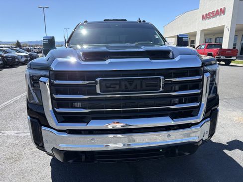 Used 2025 GMC Sierra 3500 SLT w/ SLT Convenience Package AWD/4WD image 2