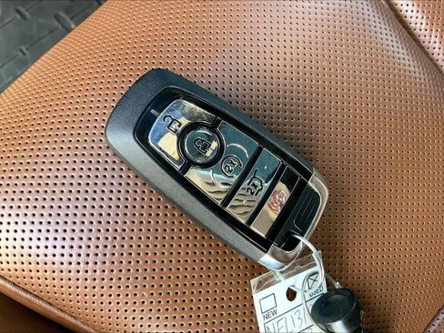 Certified 2022 Lincoln Navigator L Reserve image 15