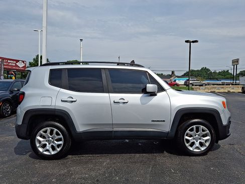 Used 2016 Jeep Renegade Latitude AWD/4WD image 7