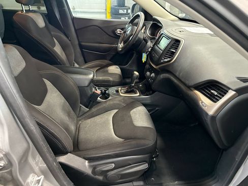 Used 2016 Jeep Cherokee Sport w/ Safety Group AWD/4WD image 13