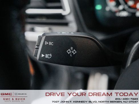 Used 2025 BMW X4 M40i w/ Premium Package image 24