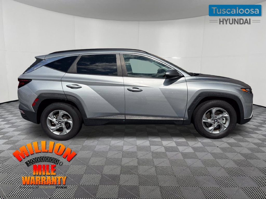 Used 2024 Hyundai Tucson SEL FWD image 2