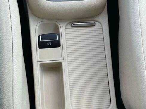 Used 2017 Volkswagen Tiguan S image 36