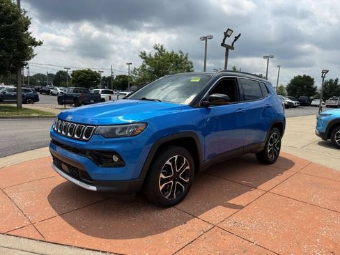 Used 2023 Jeep Compass Limited AWD/4WD image 3