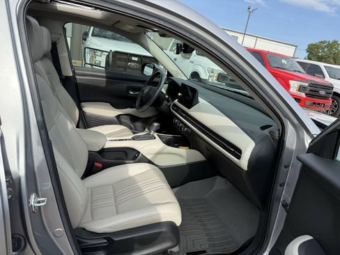 Used 2023 Honda HR-V EX-L image 10