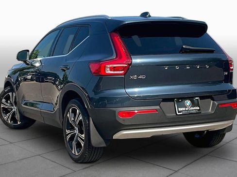 Used 2021 Volvo XC40 T4 Inscription w/ Protection Package FWD image 11