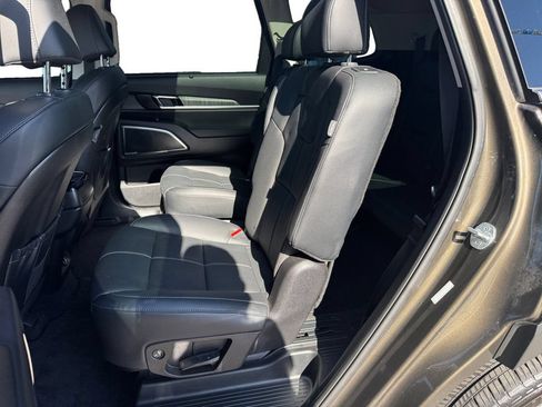Used 2024 Kia Telluride SX AWD/4WD image 16