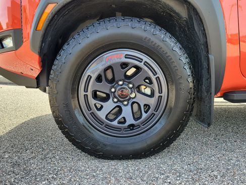 Certified 2025 Nissan Frontier PRO-4X w/ Pro Premium Package AWD/4WD image 10
