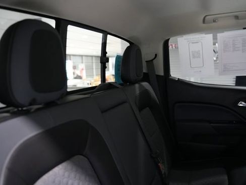 Used 2019 Chevrolet Colorado Z71 w/ Z71 Midnight Edition image 17