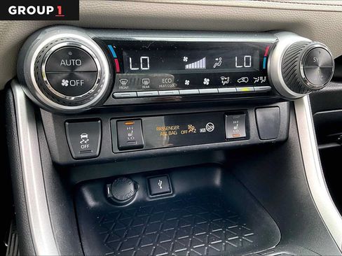 Used 2022 Toyota RAV4 XLE w/ XLE Grade Weather Package AWD/4WD image 36