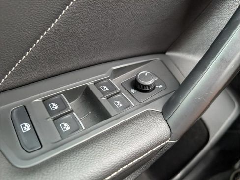 Certified 2023 Volkswagen Tiguan SE R-Line FWD image 11