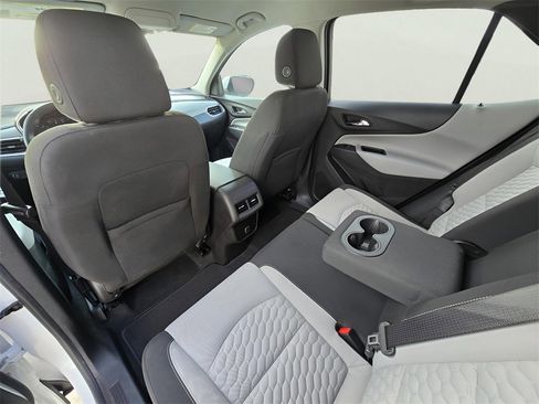 Used 2018 Chevrolet Equinox LT image 53