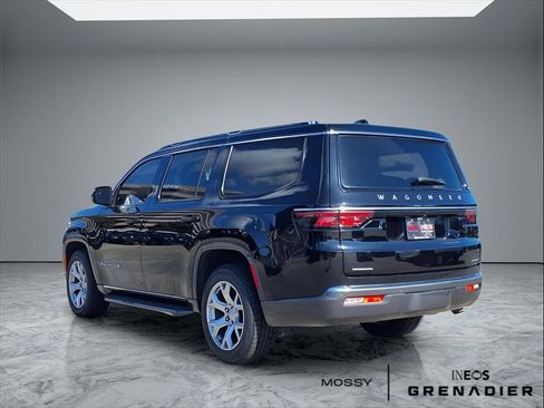 Used 2022 Jeep Wagoneer Series II w/ Rear Seat Video Group 1 image 2