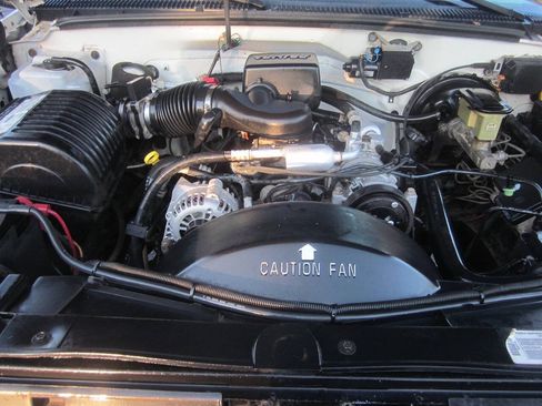 Used 1998 Chevrolet Silverado 2500 2WD Extended Cab w/ Preferred Equipment Group 2 image 17