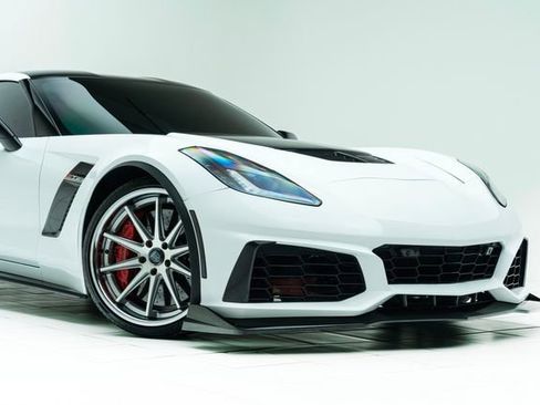 Used 2016 Chevrolet Corvette Z06 w/ 3LZ Preferred Equipment Group image 4