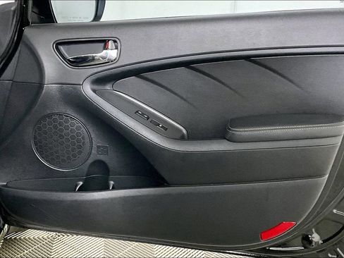 Used 2017 Kia Forte EX image 23