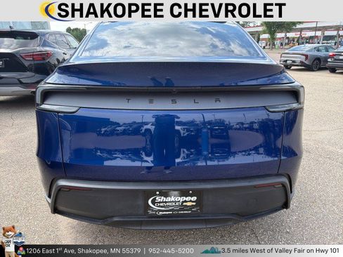 Used 2026 Tesla Model Y 2WD image 3
