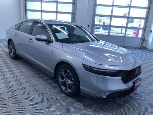 Used 2023 Honda Accord EX image 34