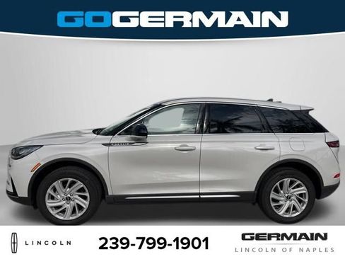 Used 2024 Lincoln Corsair FWD image 3