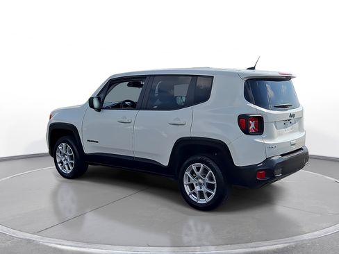Used 2023 Jeep Renegade Latitude AWD/4WD image 6