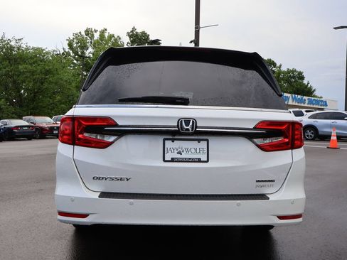 Certified 2024 Honda Odyssey Touring image 6