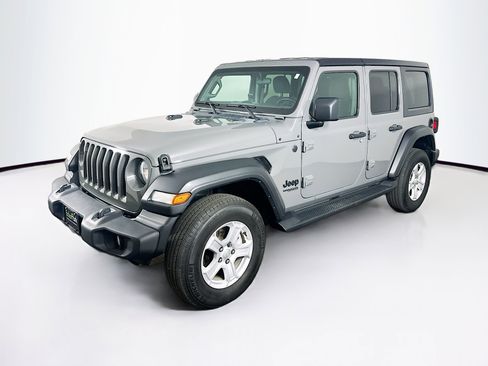Used 2022 Jeep Wrangler Sport S image 3
