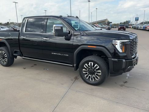Used 2024 GMC Sierra 2500 Denali Ultimate AWD/4WD image 9