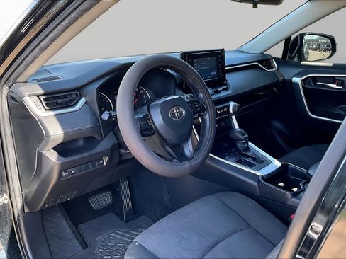 Used 2019 Toyota RAV4 XLE w/ Convenience Package FWD image 17