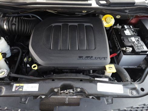 Used 2019 Dodge Grand Caravan GT FWD image 18