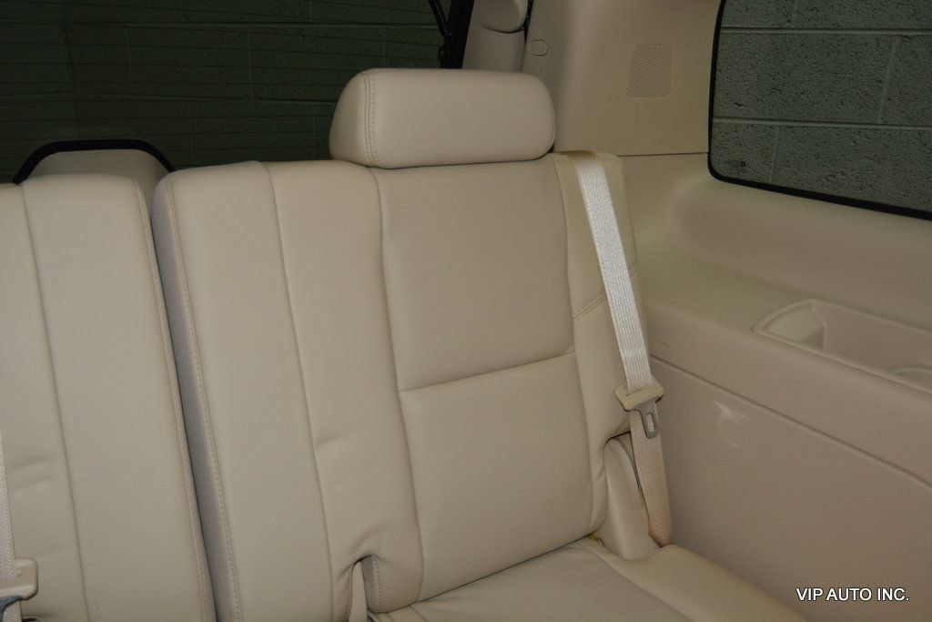 Used 2007 Cadillac Escalade AWD w/ Climate Package image 30