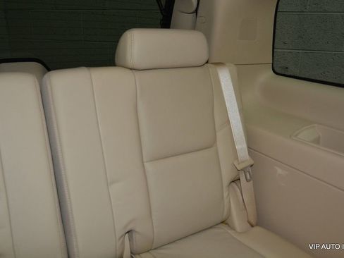 Used 2007 Cadillac Escalade AWD w/ Climate Package image 30