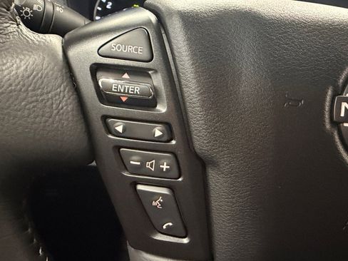 Used 2024 Nissan Frontier SL w/ Technology Package RWD image 17