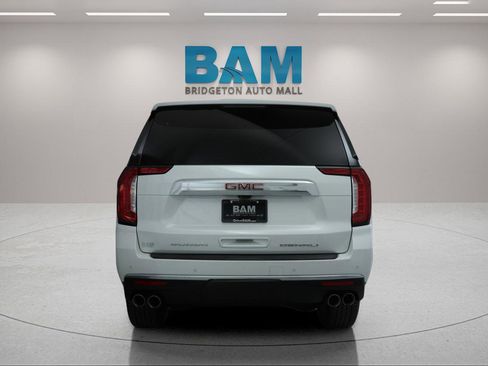 Certified 2022 GMC Yukon XL Denali w/ Denali Premium Package AWD/4WD image 6