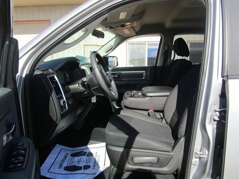 Used 2019 RAM 1500 Classic Warlock image 12