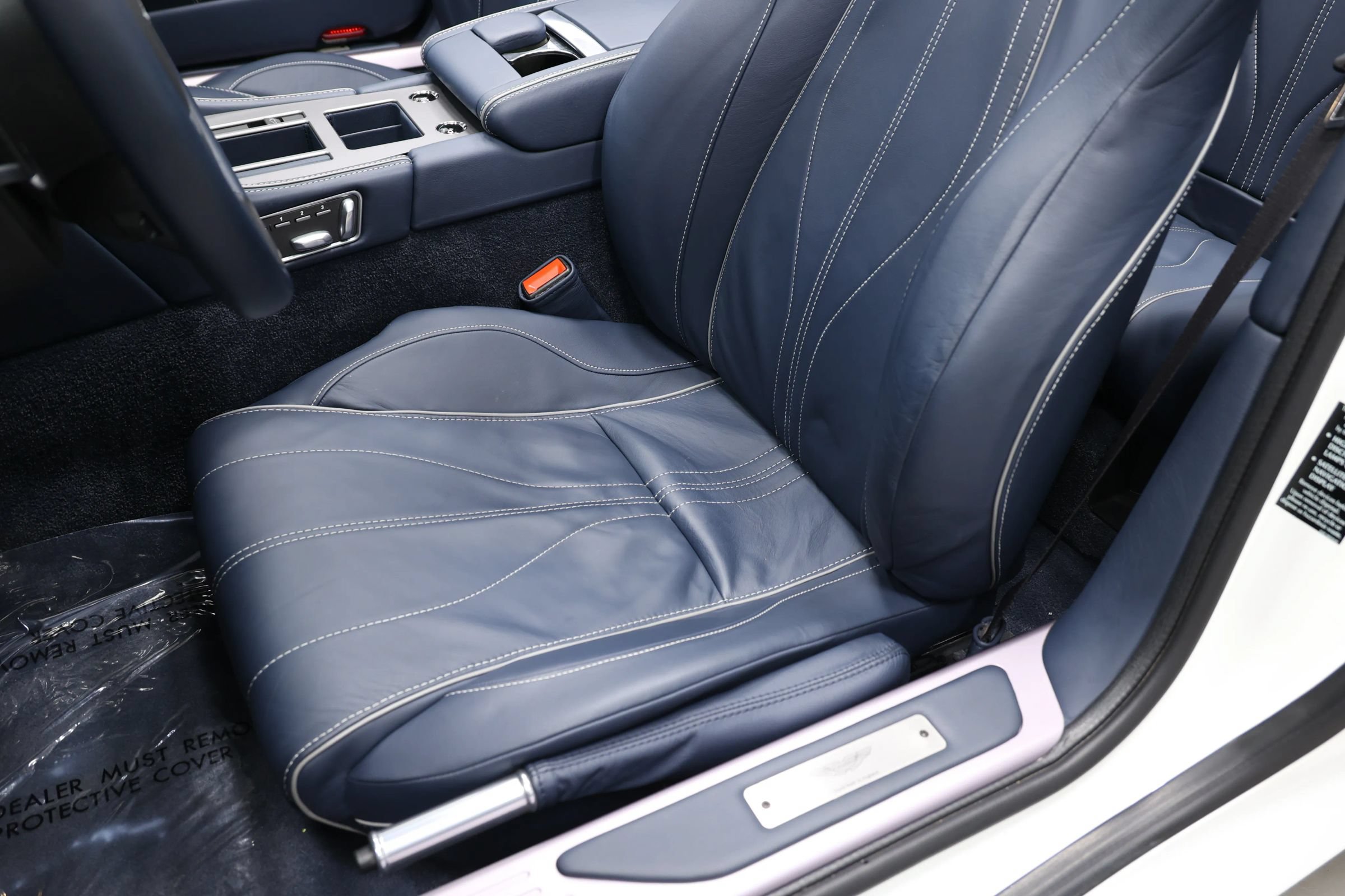 Used 2012 Aston Martin Virage Volante RWD image 21