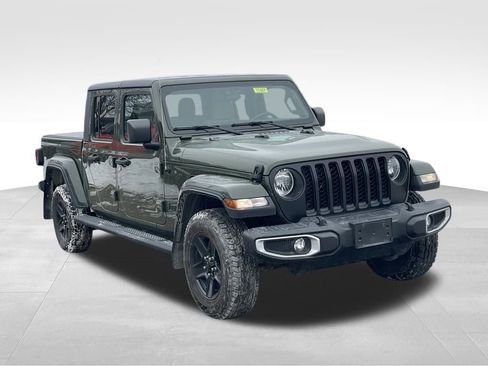 Used 2021 Jeep Gladiator Sport image 3