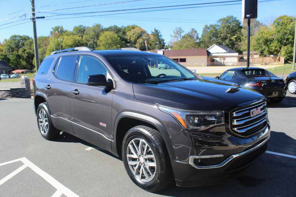Used 2017 GMC Acadia SLE w/ Driver Alert Package I AWD/4WD image 3