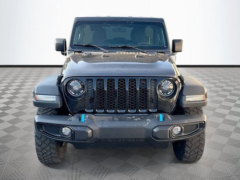 Used 2023 Jeep Wrangler Unlimited w/ Cold Weather Group AWD/4WD image 2