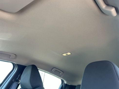 New 2026 Nissan Leaf FWD image 32