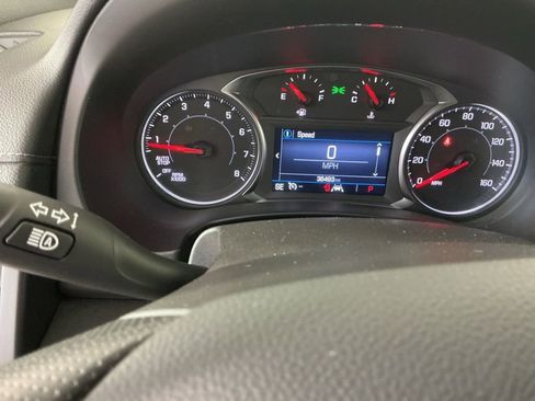 Used 2024 GMC Terrain SLE image 16