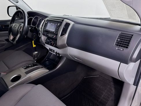 Used 2015 Toyota Tacoma TRD Sport w/ TRD Sport Package image 24