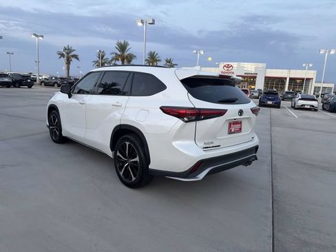 Used 2021 Toyota Highlander XSE FWD image 7