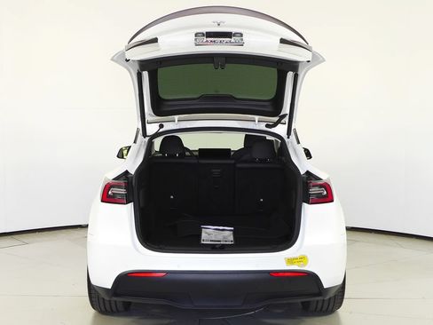 Used 2022 Tesla Model Y Performance AWD/4WD image 10