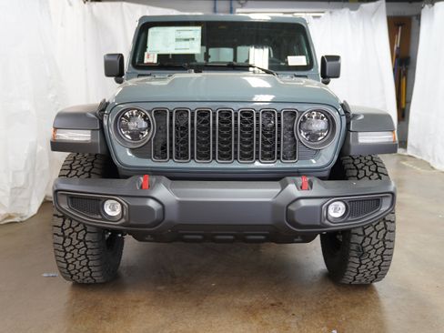 Used 2026 Jeep Gladiator Rubicon w/ Safety Group AWD/4WD image 9