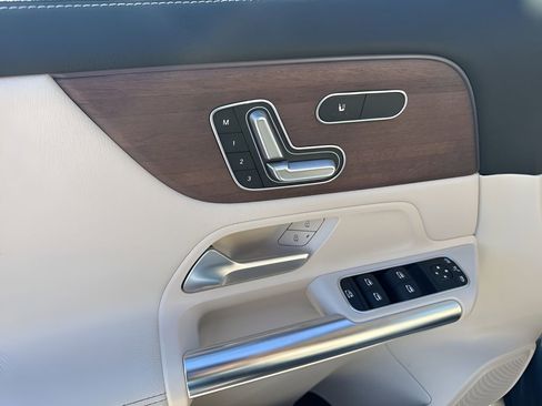 Used 2022 Mercedes-Benz GLA 250 4MATIC w/ Premium Package Lite image 26