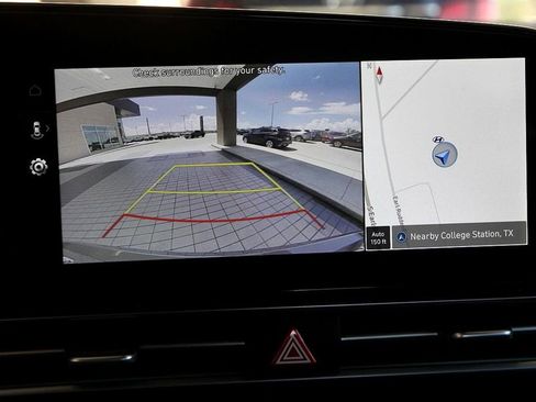 Used 2024 Hyundai Elantra SEL image 15