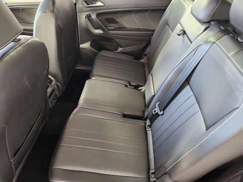 Used 2023 Volkswagen Tiguan SE FWD image 14